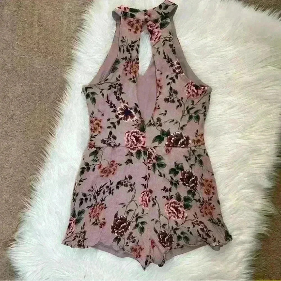 Full Tilt Purple Floral Keyhole Romper Small - Picture 6 of 8